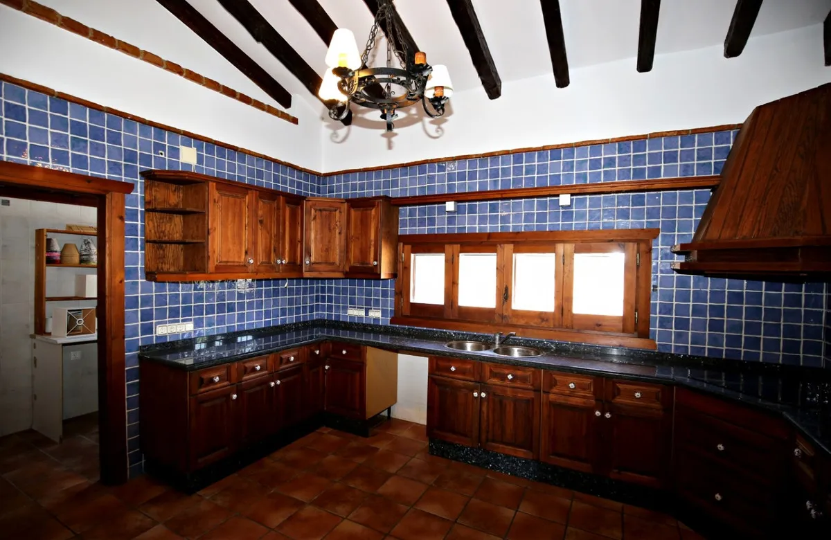 7a74e208-7acb-4a61-b922-fed2fa8fe5b8