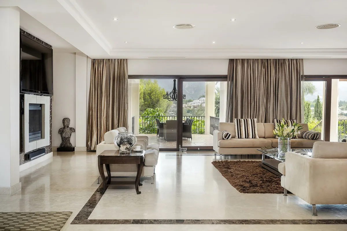 5c53632d-77ac-4c81-bc04-998da20fe4ef