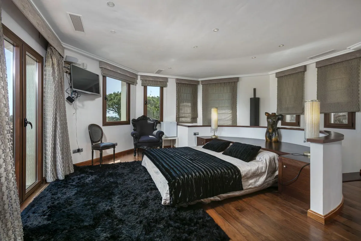 e1a15a5b-7547-49e2-9626-bdf584932516