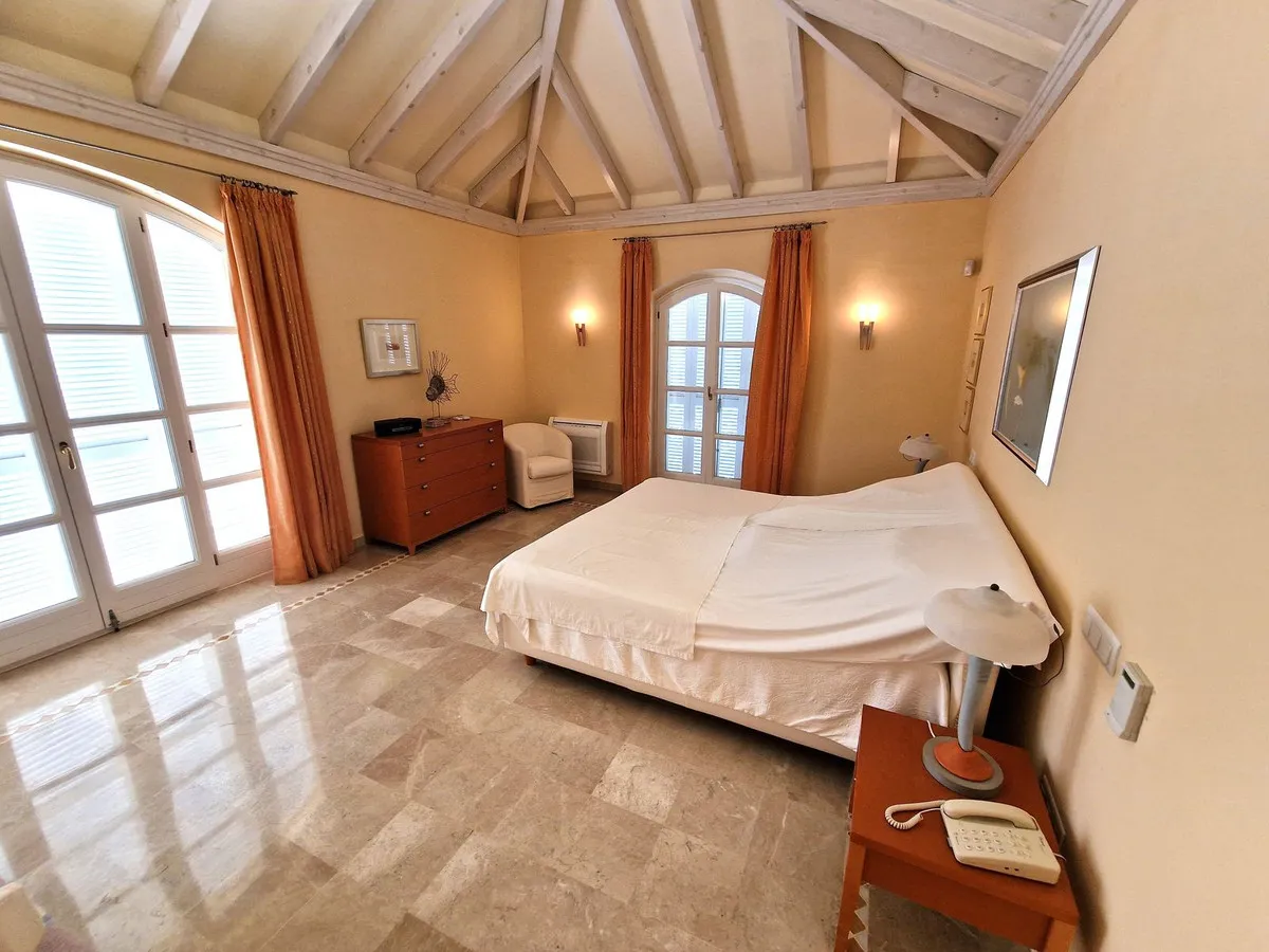 5eb0ad84-ea86-416f-8fea-8f43a285a327