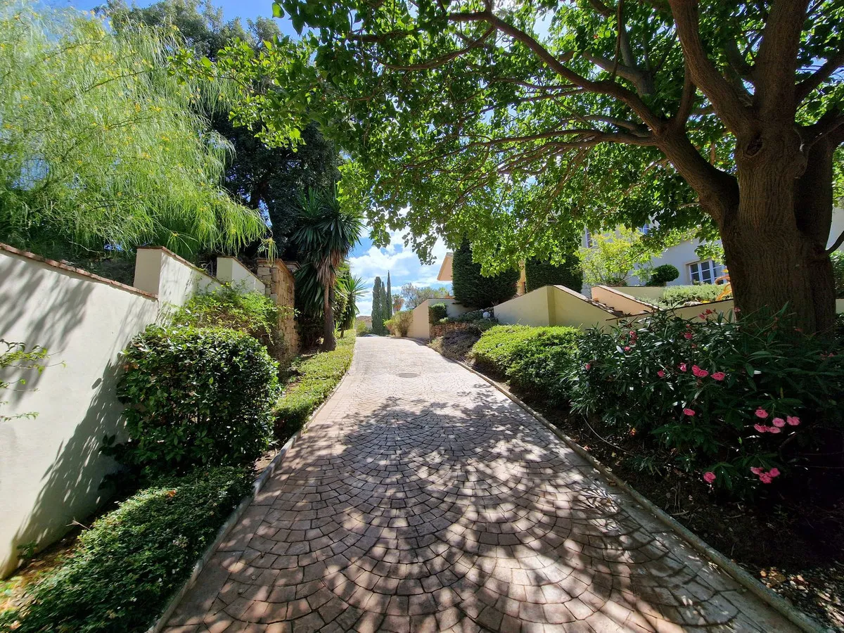 a644d0ab-63f8-49e8-88be-0433330e507f