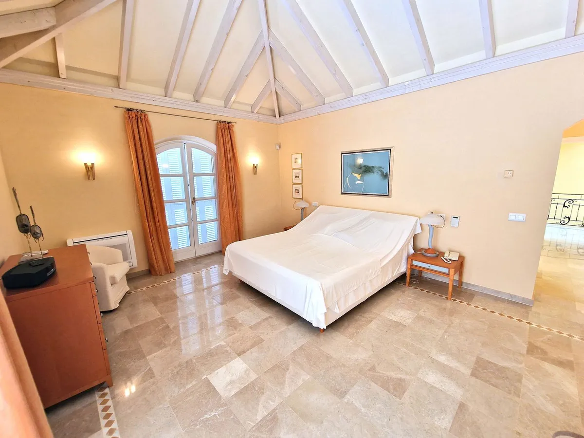 ab37255b-4d42-48d7-8856-5d166354978e