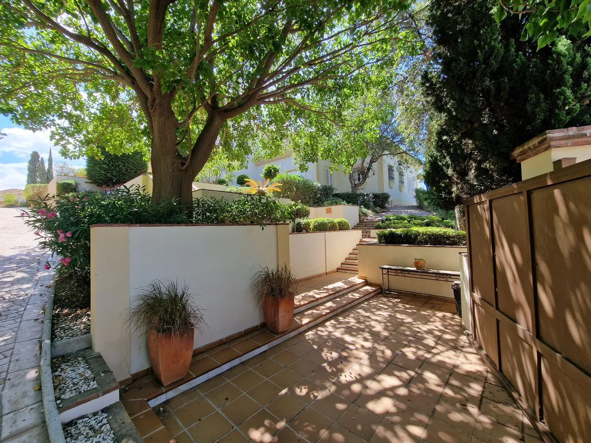 b4386bcf-fbf2-4bfe-89fb-3744fa02f396