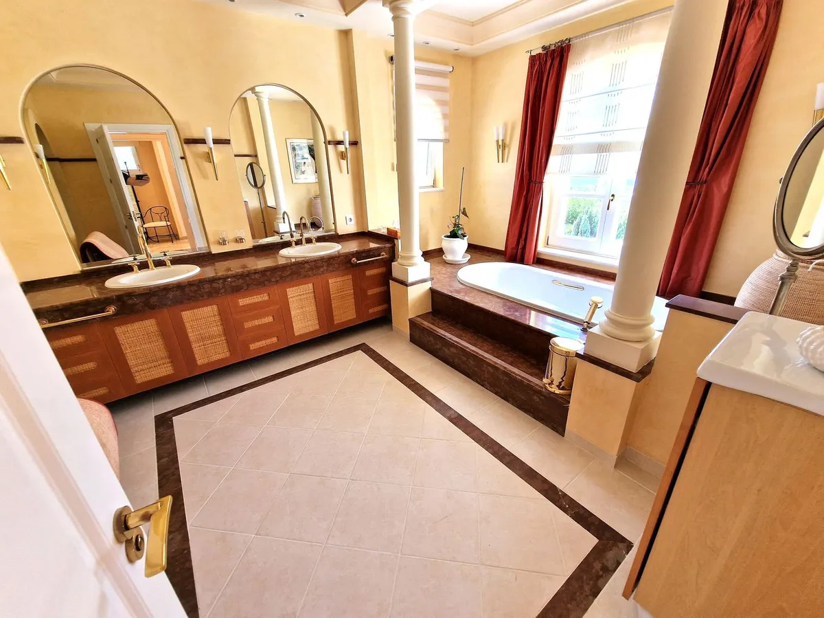 f035e75c-ecff-4154-9ce6-ba5d801b7d41