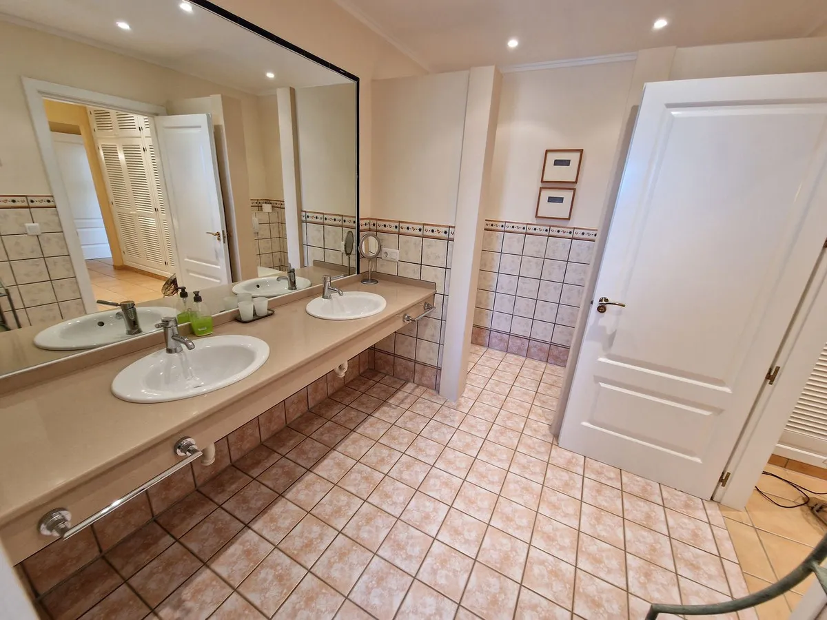 f7dd9cf4-1c53-42f4-a1c3-2e31fe91fa2f