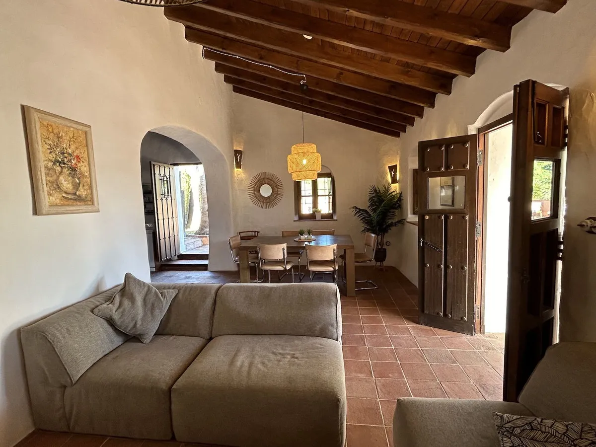 0a0e564f-8e55-46d7-abad-d6db165d2ac9