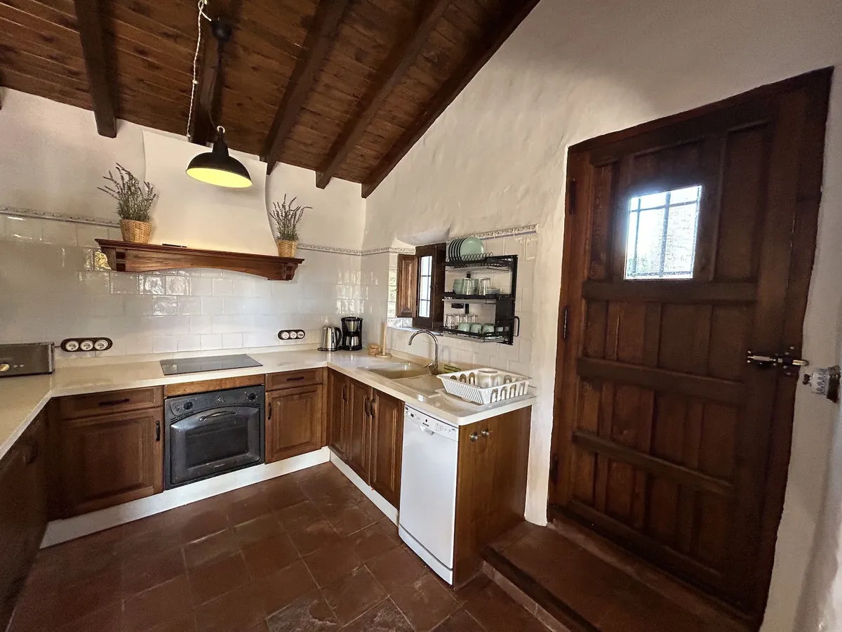 49a4e636-f85b-4033-9a70-8ad6bbfa2a20