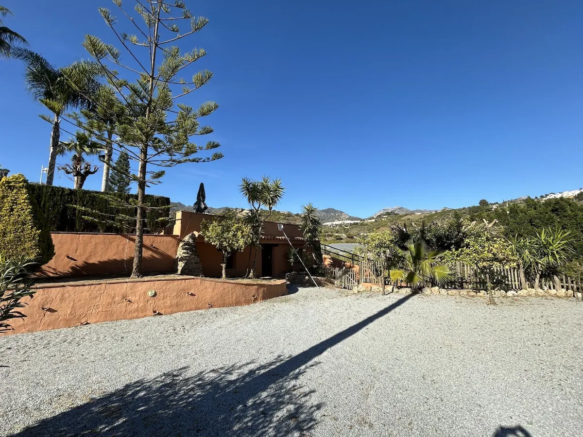 61cc1e0f-ee8c-42b9-8967-86b240d21375