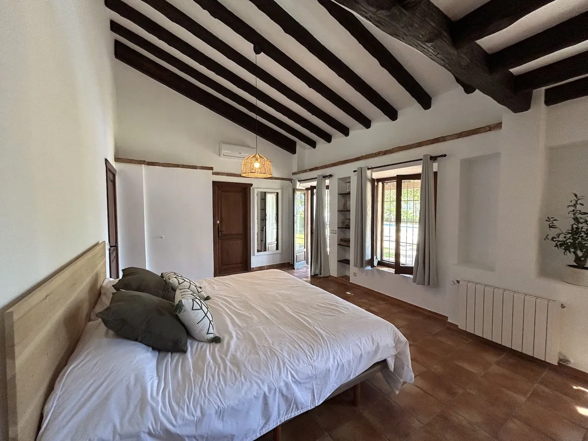 a8ff083e-f222-42d9-8d91-d0a65fd92d60