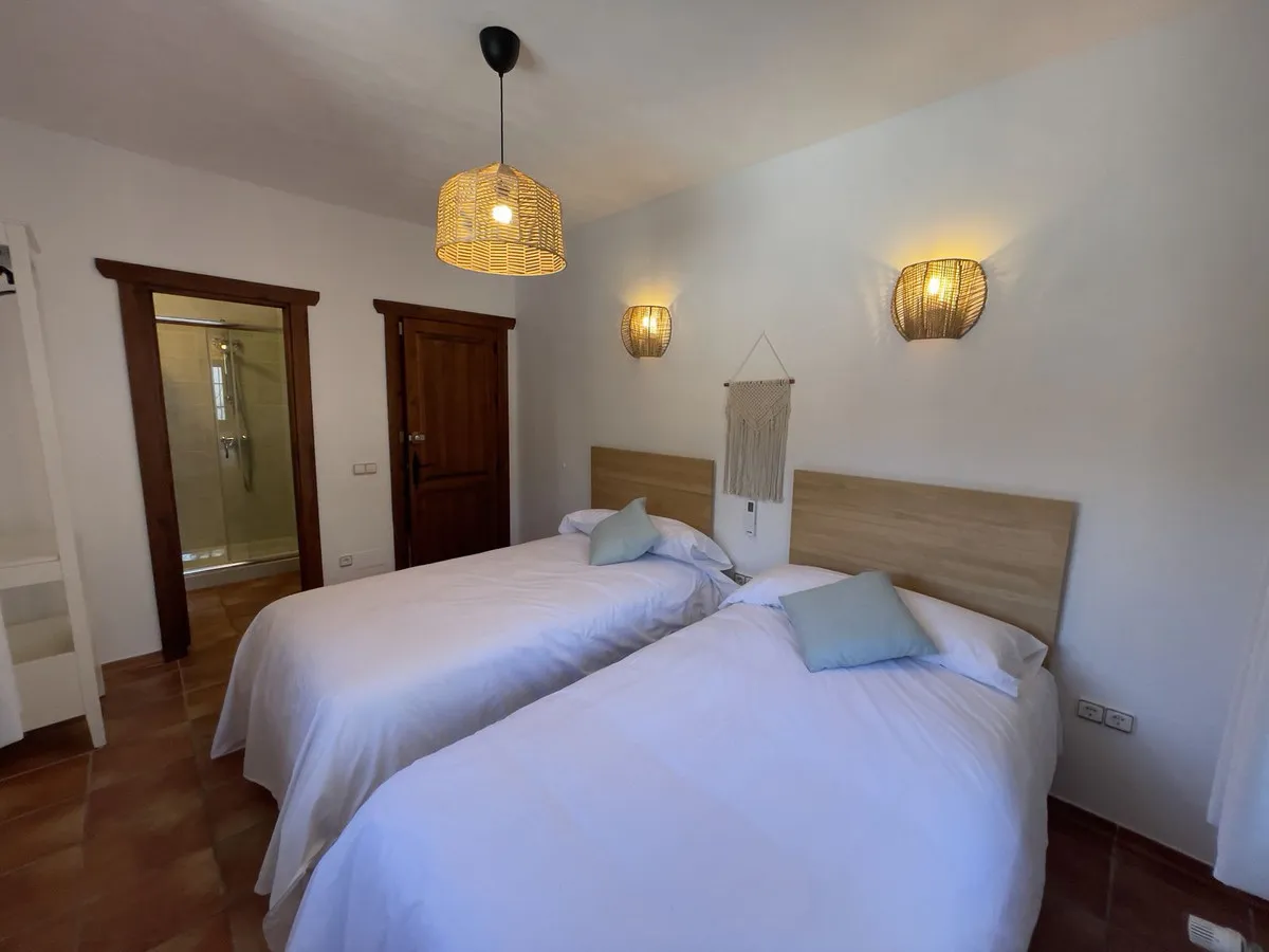 de3678ce-9c8a-4ef8-b1cd-ebbb2176dbe9