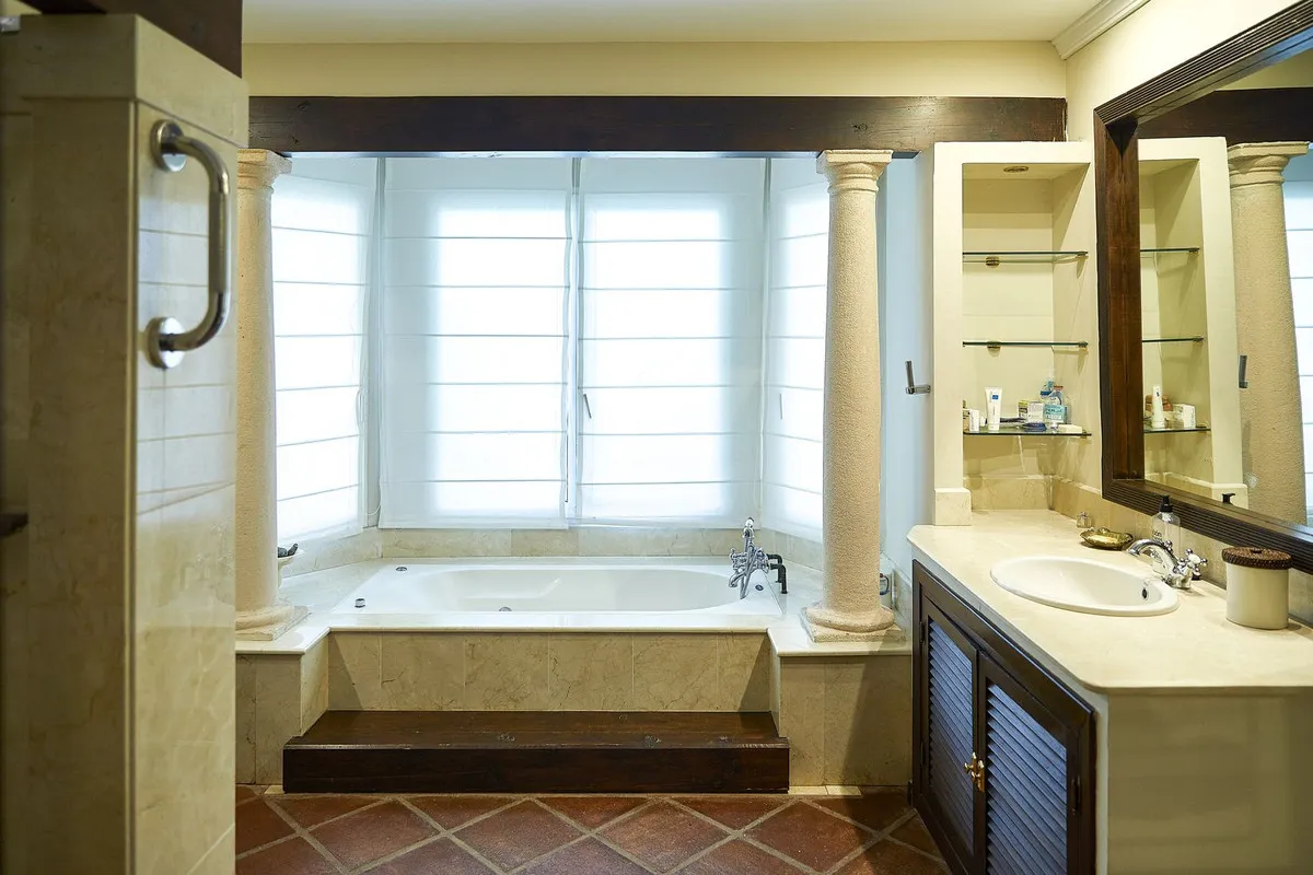 6b3cd00b-63ef-4812-ad10-263614f13c9e