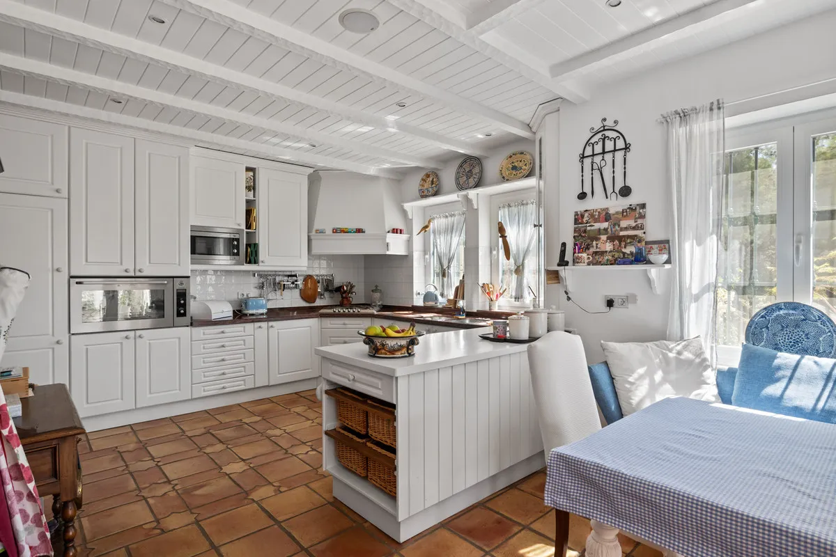 23a6002d-35de-4f58-a267-94ab0251c1cb