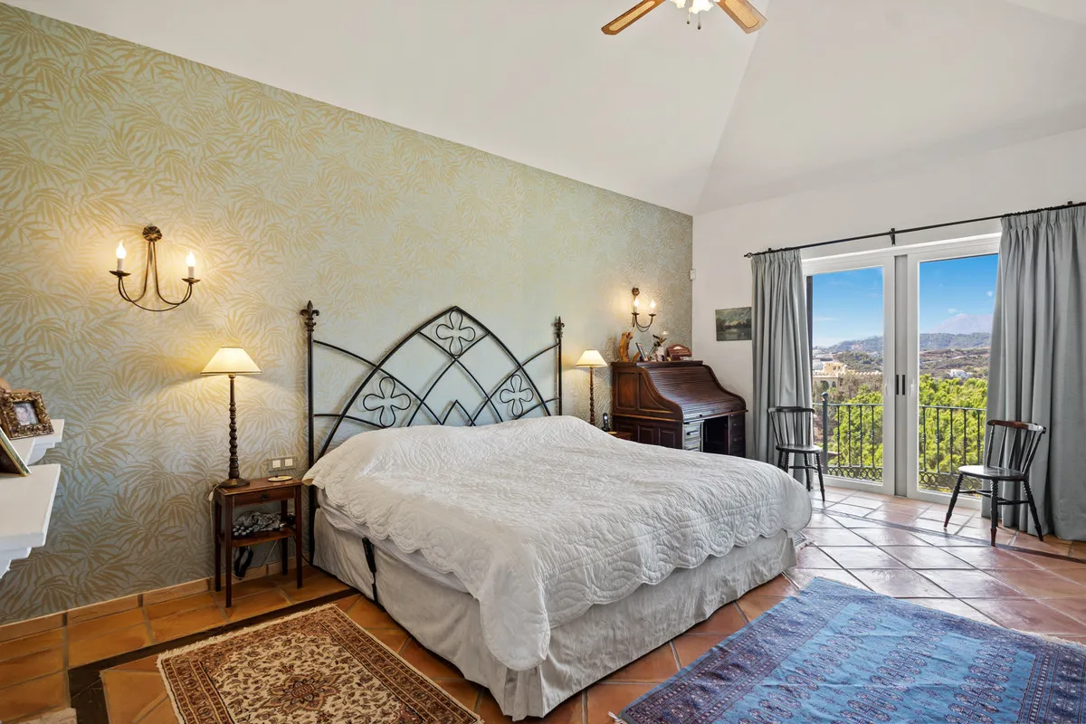 553b1815-4dfd-4cf6-bece-fde46c59307a