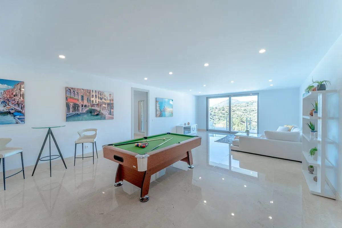 283d6ebb-eb94-44bc-9450-6569c17e0eb1