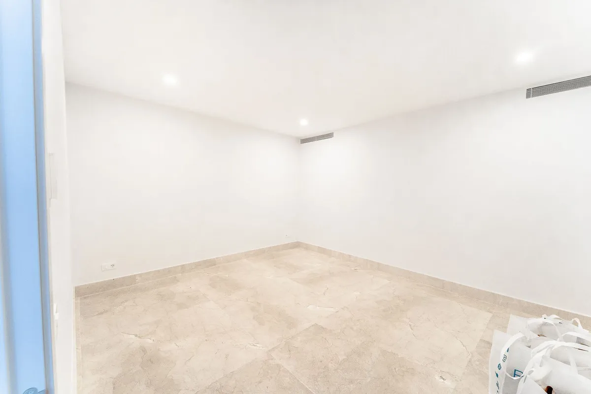 32fb7eb4-e454-4f31-81a8-7b03efbd7e3b