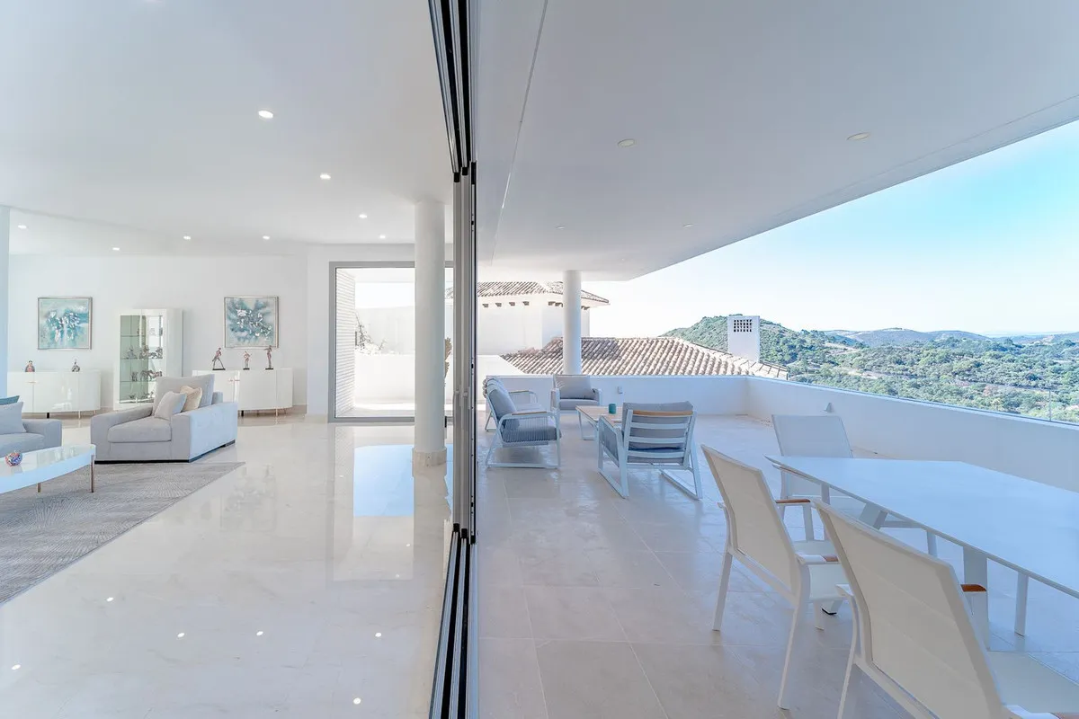 70dc4ebc-906b-4d4d-9eeb-15dd22c3e58c