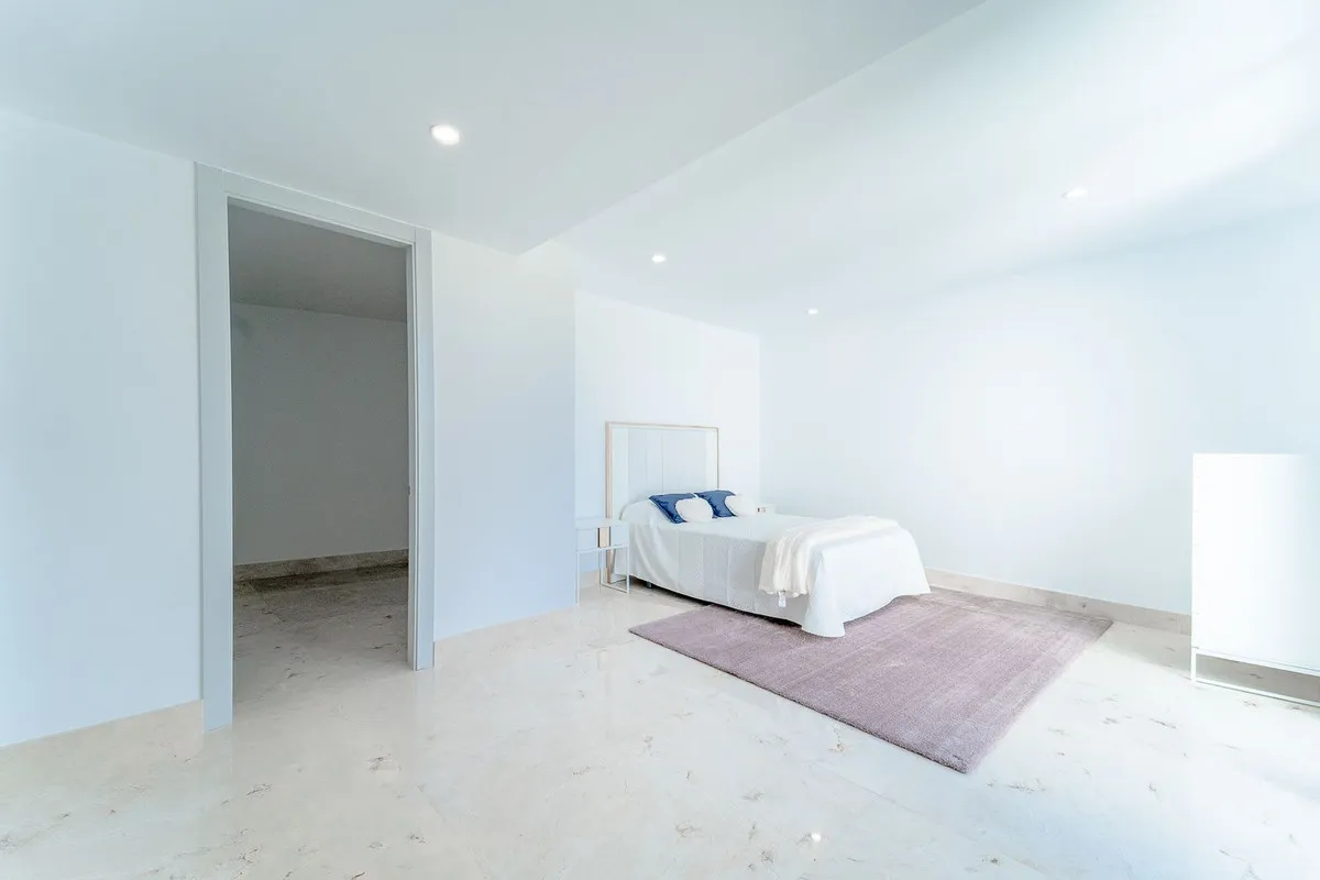 7bff0218-33b3-4a87-b90f-245d07c0768c