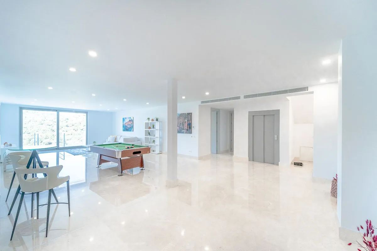 98972686-9dc7-48b0-b99b-2ff3dc39f8ab