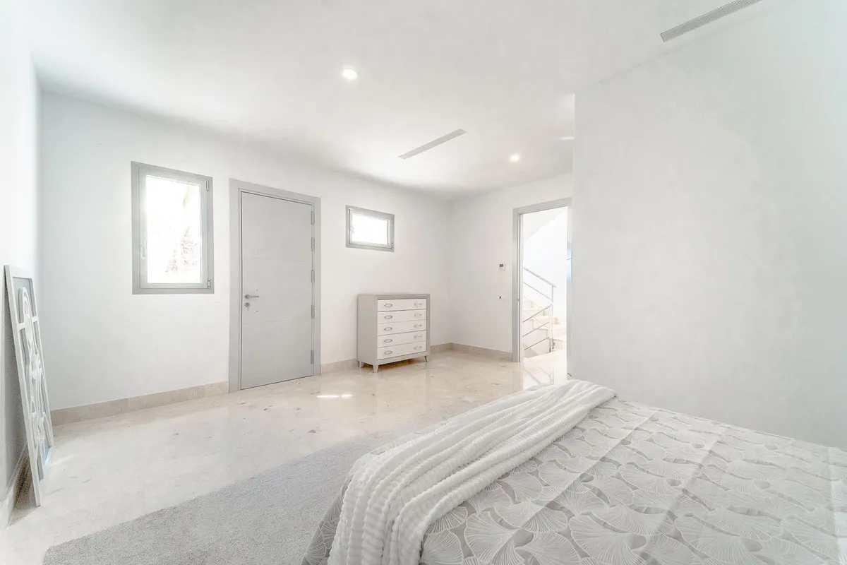 9966f6f1-6226-4a53-ac33-68cf44524f44