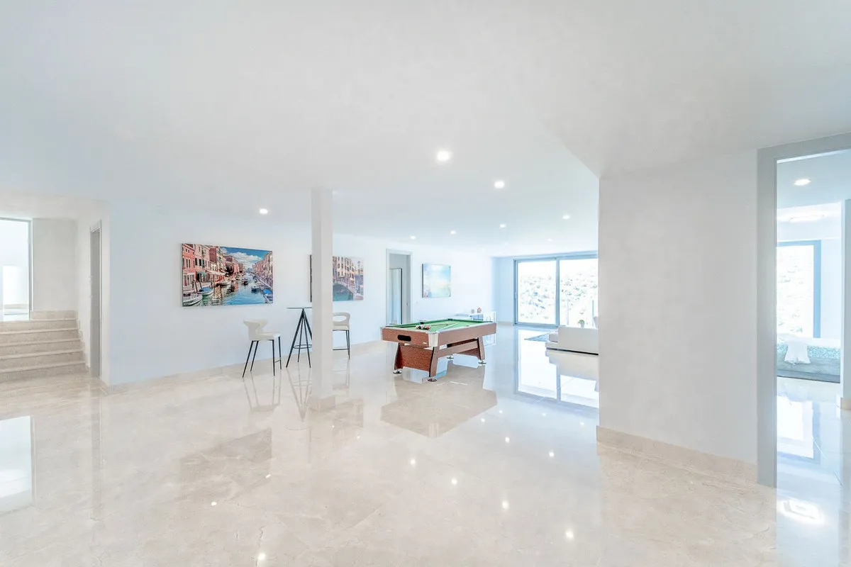 d8a0b3a1-2673-4270-87cf-e0a5a5b7a8e2