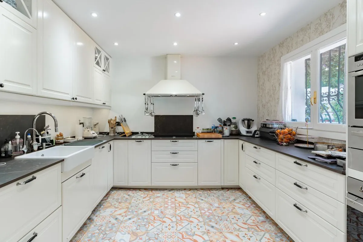 ee481b73-a4e8-4e34-ae00-53c872d45e56