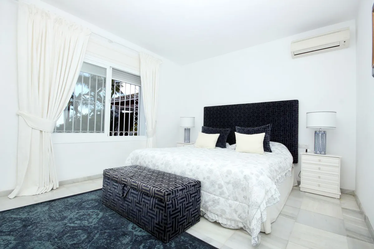 305c5534-30ed-4591-a106-b69bcbe96921