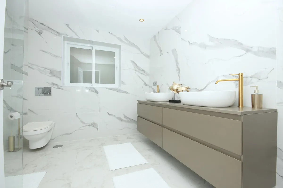 70eafa28-d7f9-429a-8bcd-94b121a07200