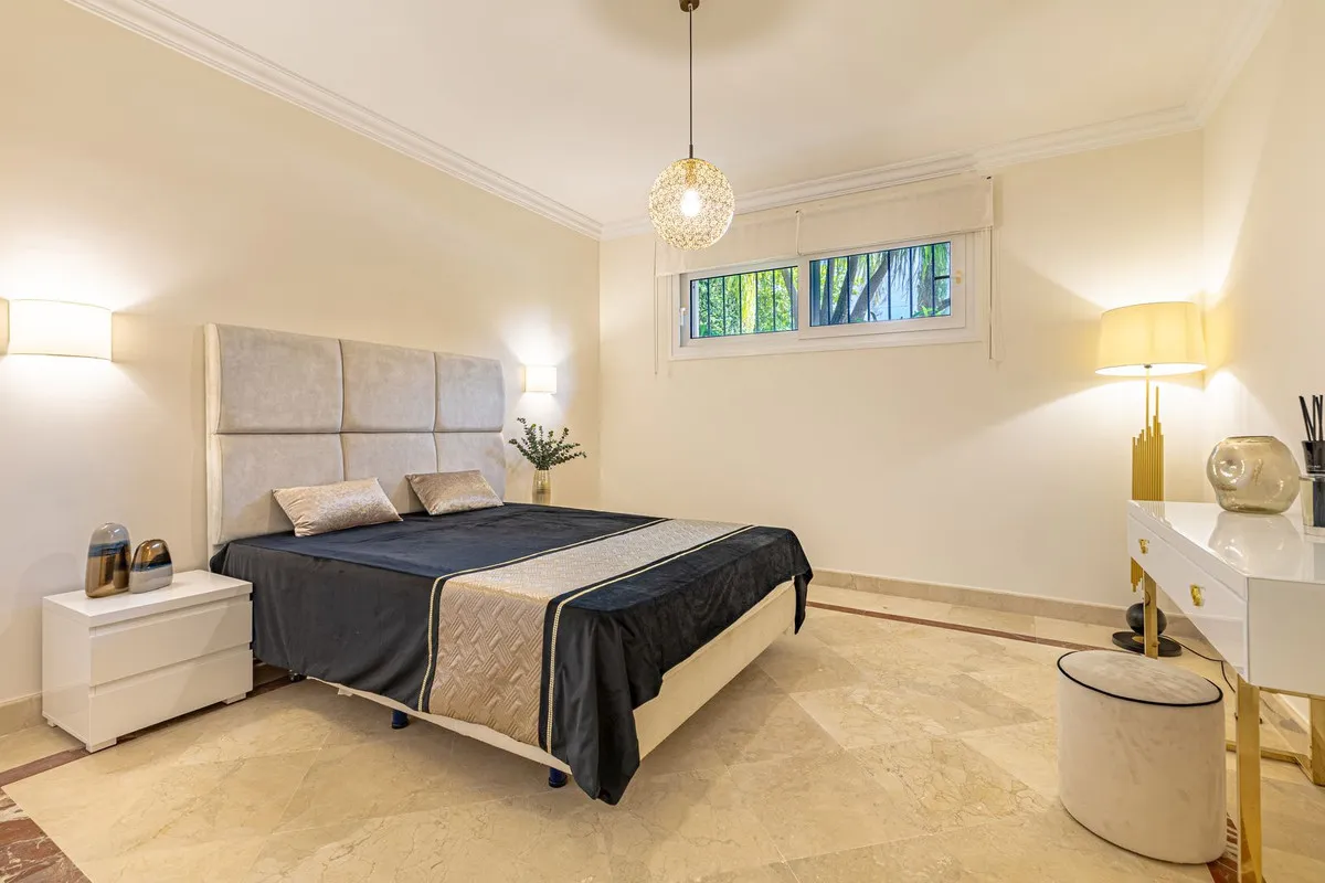 a1934065-329f-4e2b-9b75-3d0697e3e903