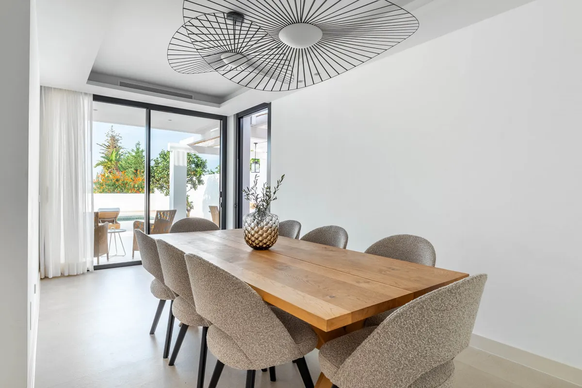 076c23ab-080c-45f0-83e7-f29be487d157