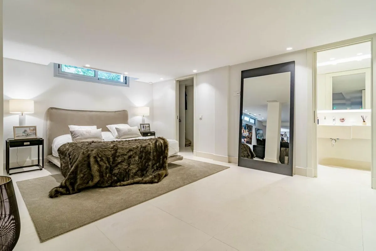 15adc6ad-baba-4c0a-a533-9675a31a3112