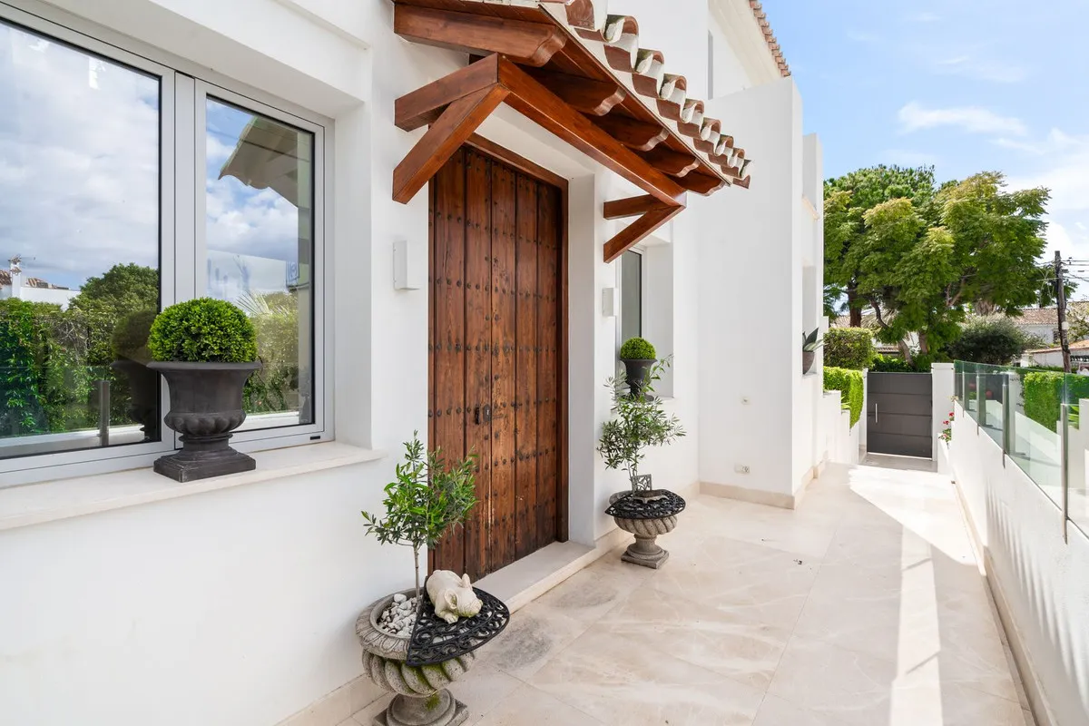 4f7b7aee-1dab-4828-be73-35d3b1ab564a