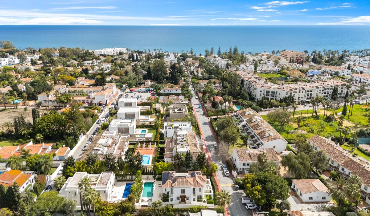 e85c620e-5e8b-49c9-95fd-b5ad5b231900