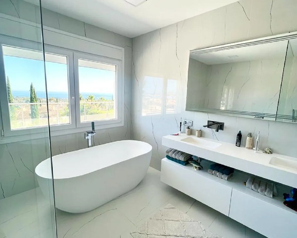 8c8ce7b7-7b5a-4c28-b37b-891e3e206800