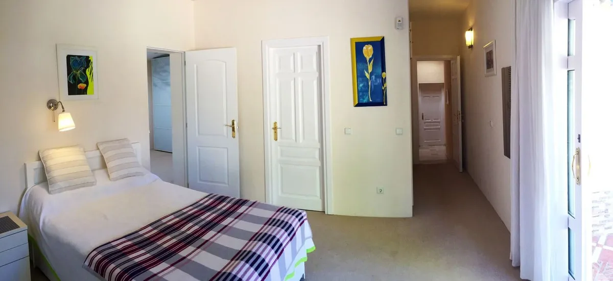 1e8eb657-706a-40b9-b3d4-95ffc4a58cb8