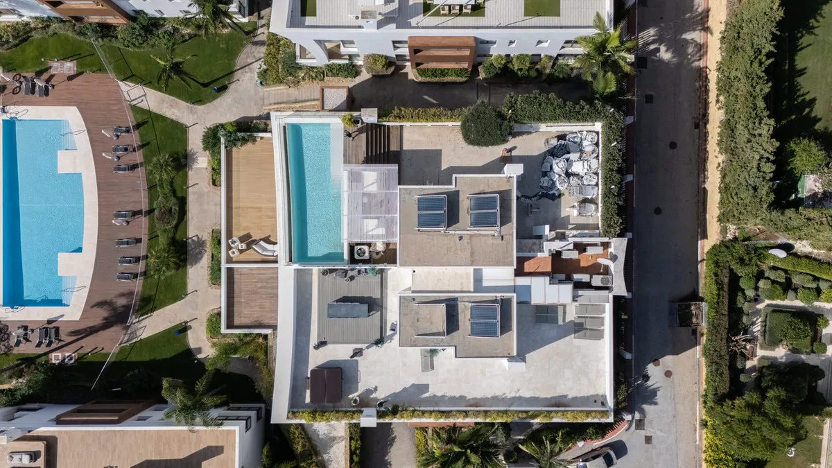 d9942d64-e88d-42b3-8266-af83e77c7def