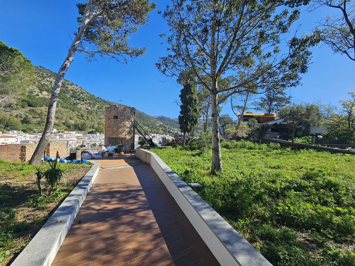 8b429703-4f22-4d13-8569-d5161ec250d0