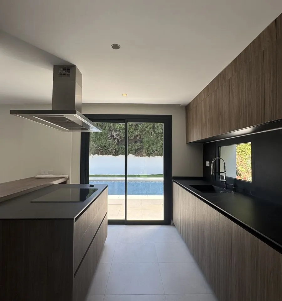 0b225a53-8493-4381-a2d4-4d5db86712cb