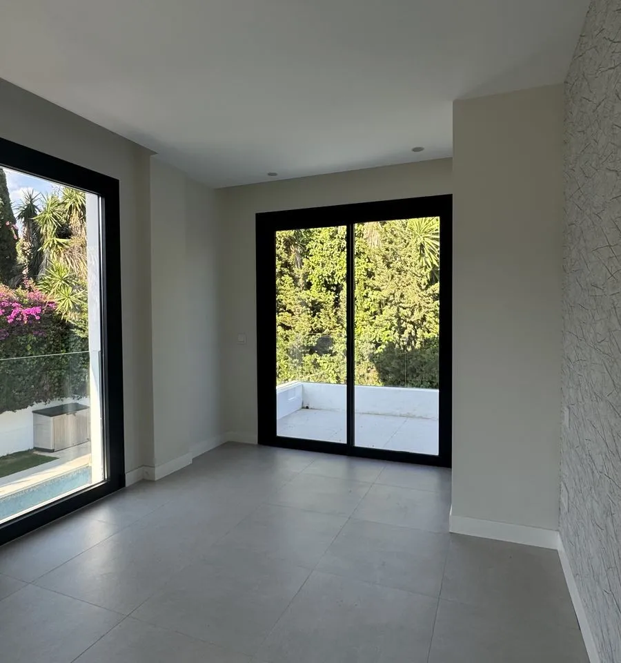 0f179baf-efd7-4df2-adcd-975f6b6ceb8e