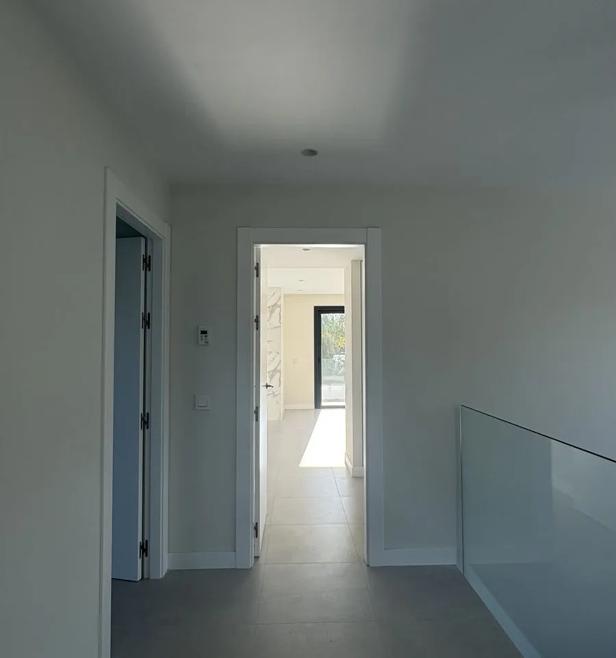 4e8db791-2be8-45d9-8fab-d71c723f71ec