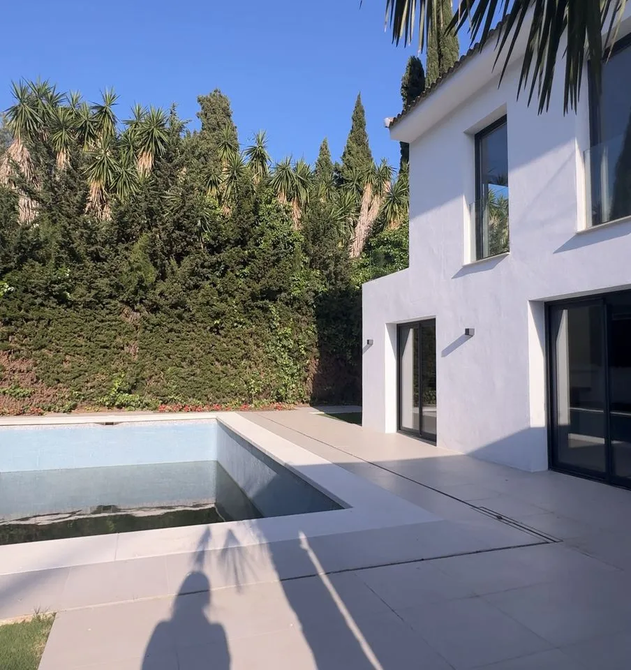 a2ab9cff-94e2-47c5-b910-cb56dd6e113f