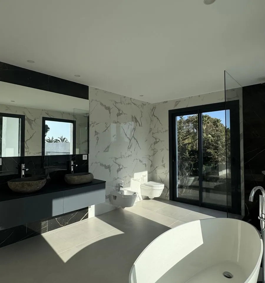 f2f13a2c-bff0-40b0-a65d-f58b864fef18