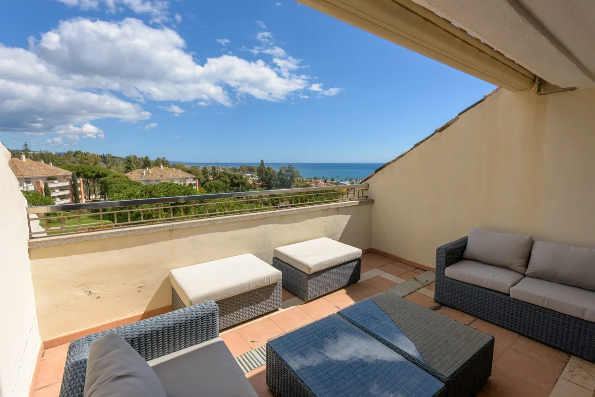 2b8d1a4f-6950-48cd-824e-78f8789b8a84