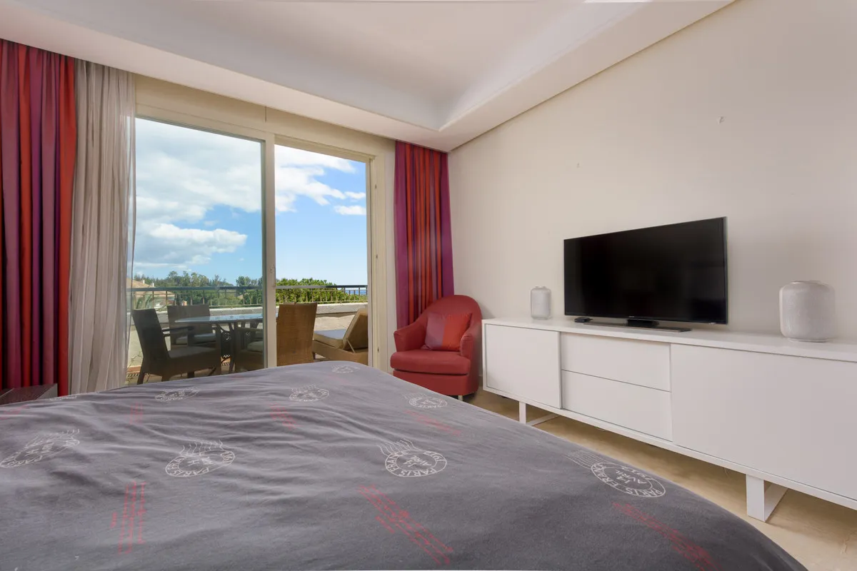 8c010de0-28ab-4156-8028-a7a09295280c