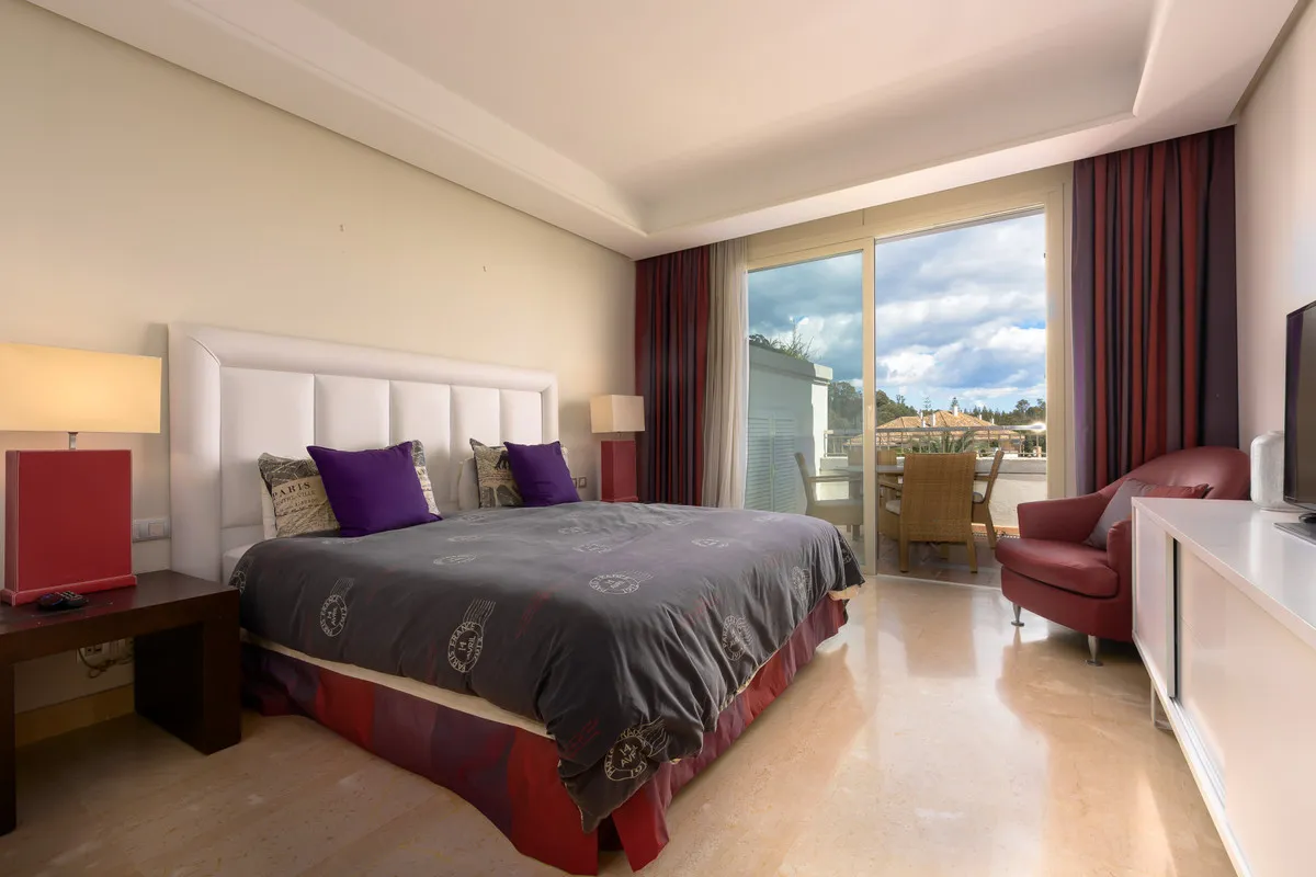 cf206573-ad2e-4c36-8962-ce16cd493368