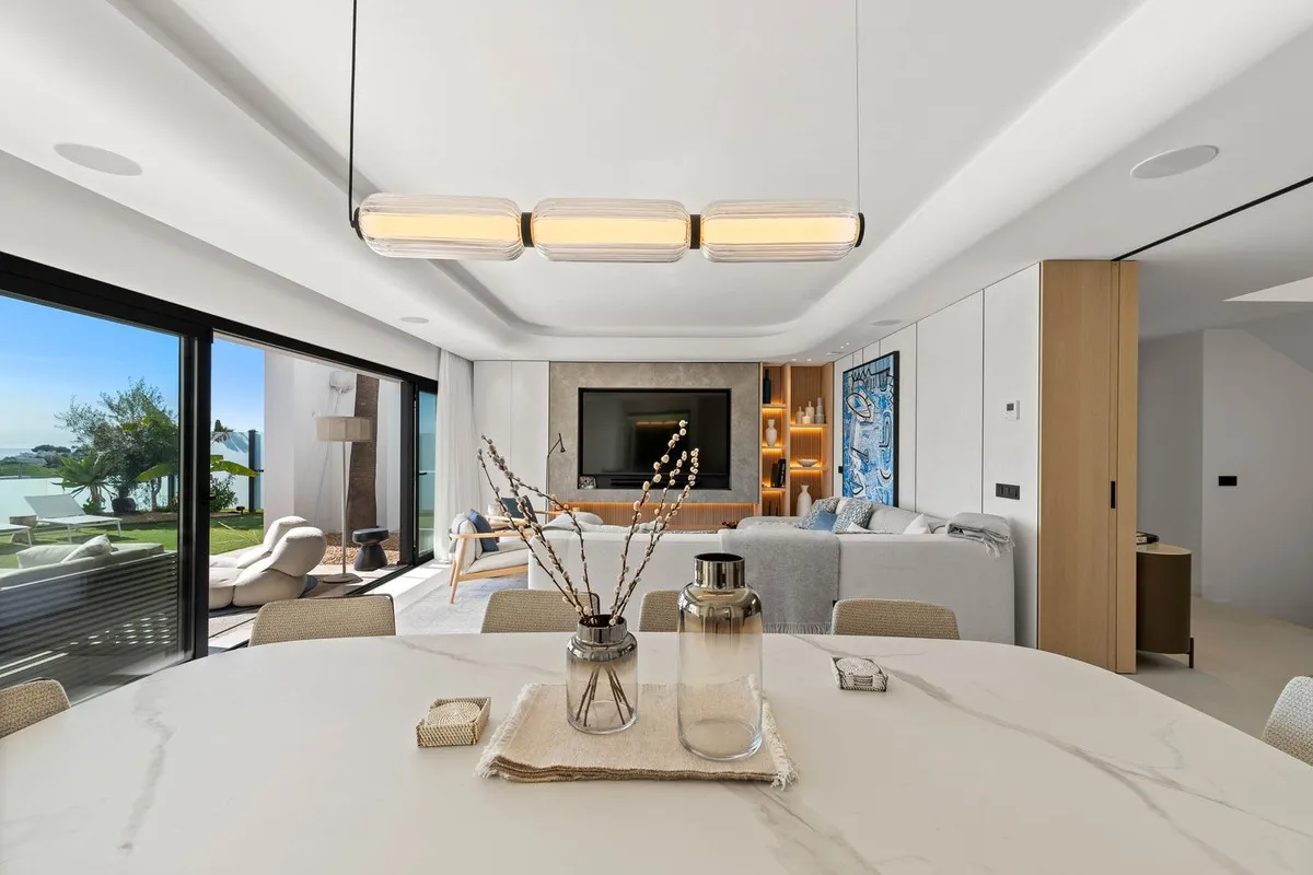 ce475258-bef7-40fd-8c73-f6988cec59a4