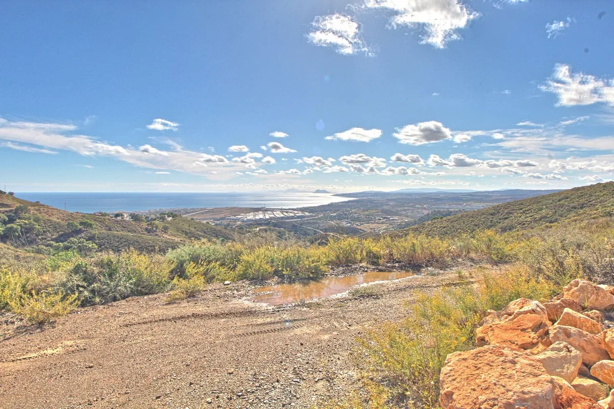 06c2fa29-1e6b-41a0-b694-a4e34242e8fb