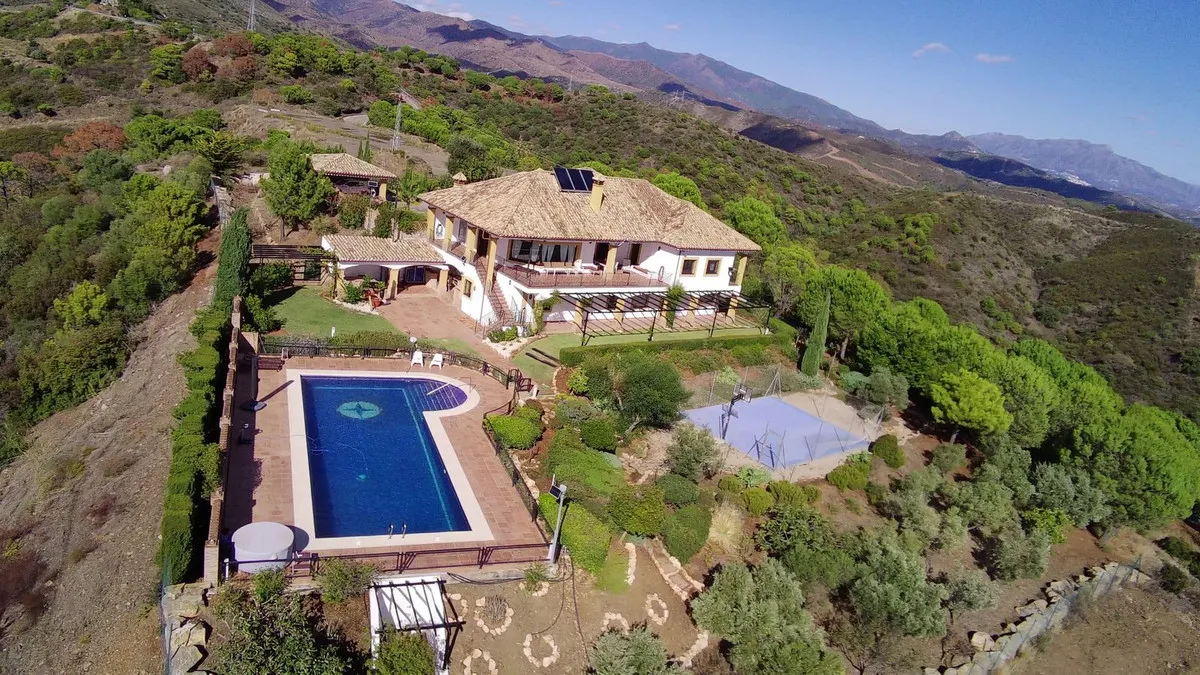 2ab77c65-e2d9-4c5b-b831-b18ffe4c0d5e