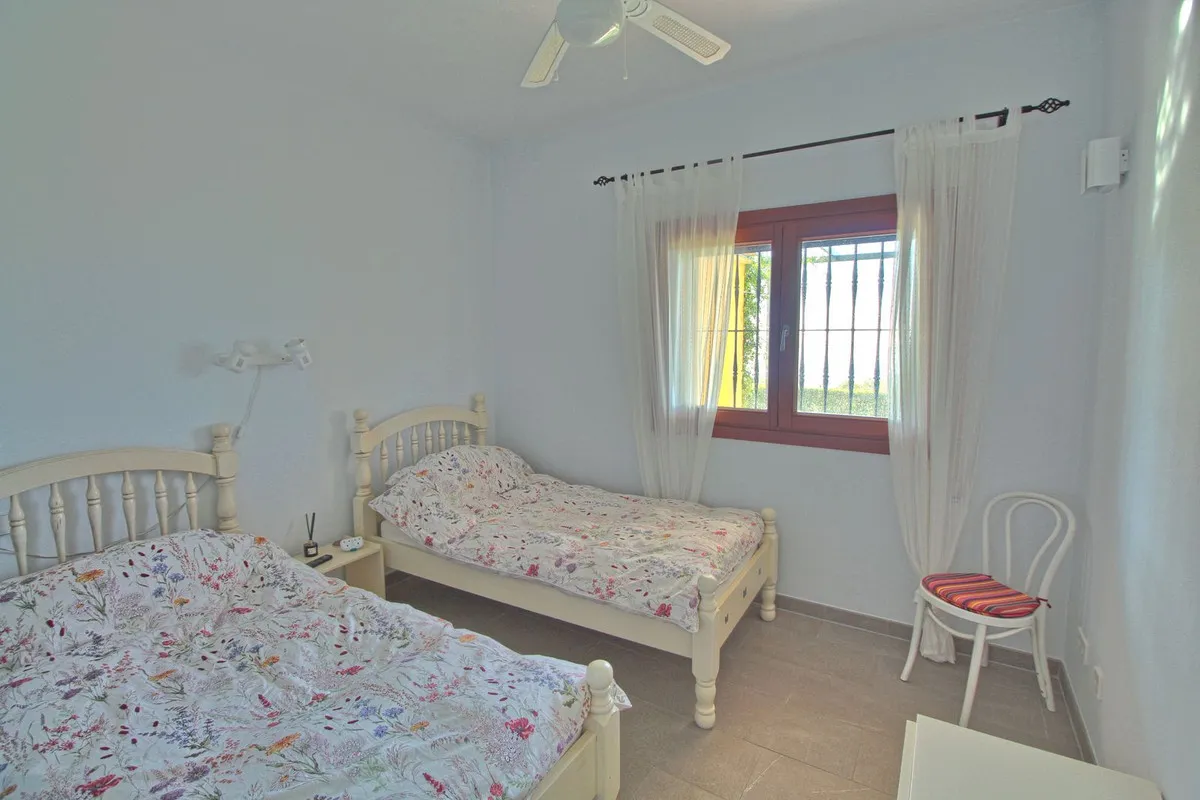 2f877b64-0670-4cf0-8889-e2d78222774b