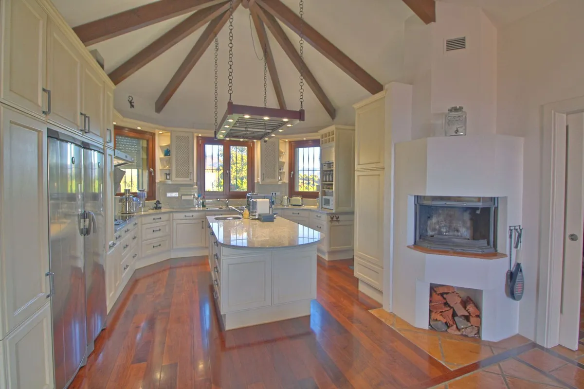 588c8b8a-0654-48d6-ac20-471c201bcb09