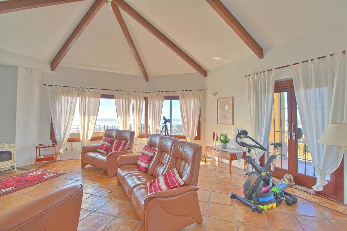 c3dc39fe-027a-4571-b025-8c82dd031628